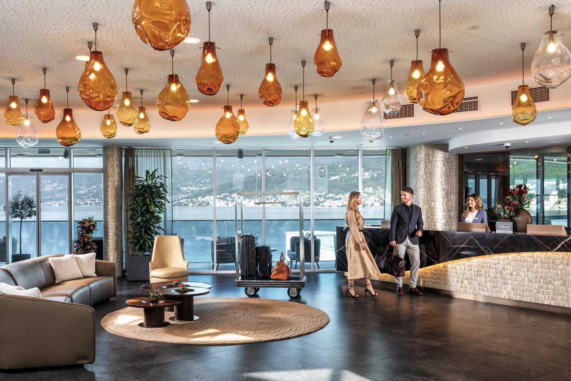 Hilton Rijeka Costabella Beach Resort And Spa Luaran gambar The lobby of the hotel