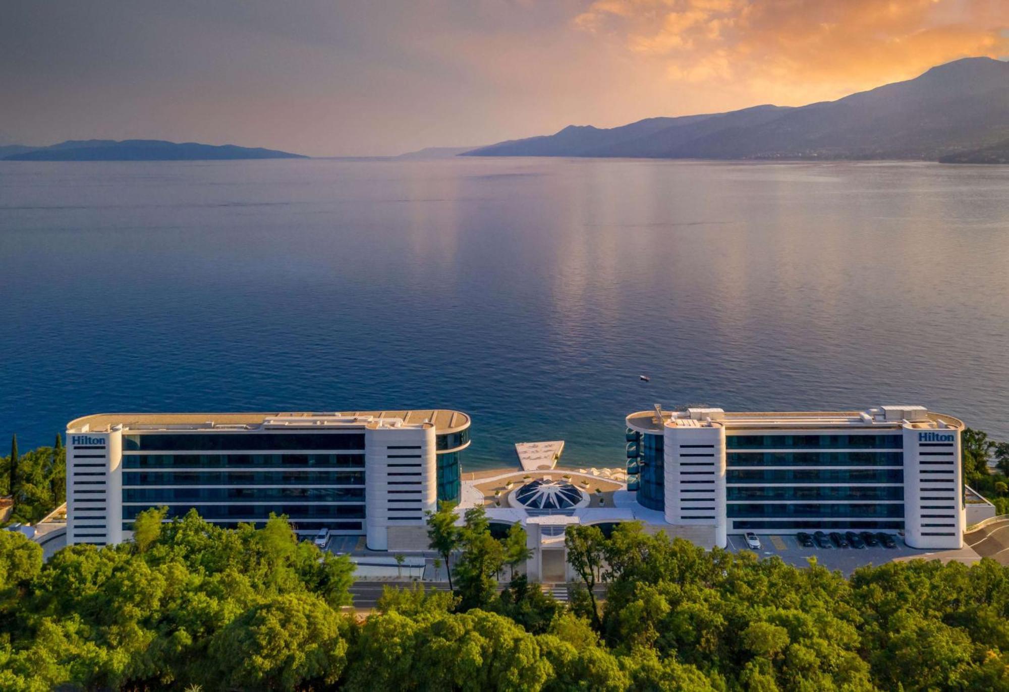 Hilton Rijeka Costabella Beach Resort And Spa Luaran gambar View of the hotel