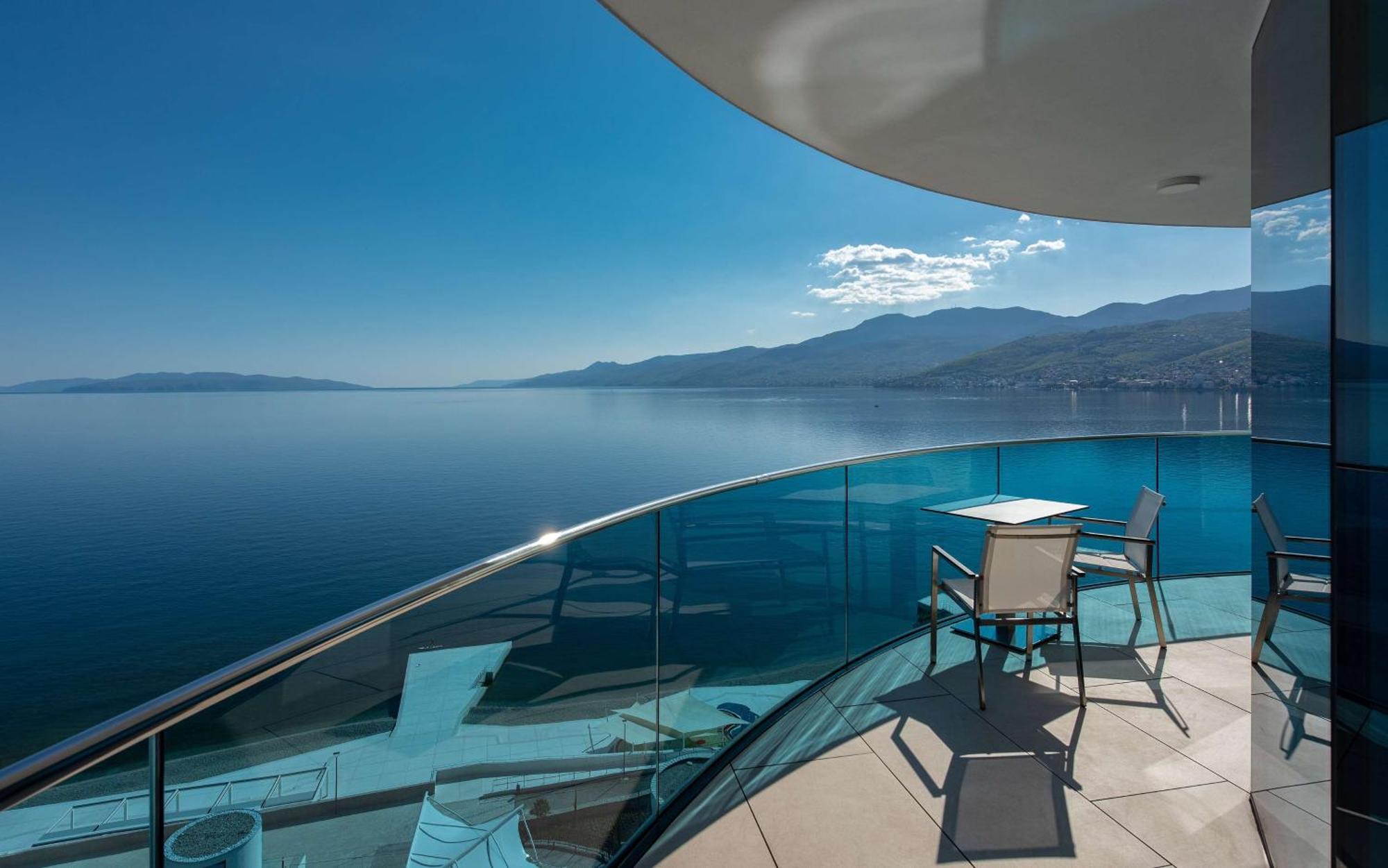 Hilton Rijeka Costabella Beach Resort And Spa Luaran gambar View from the balcony of a suite